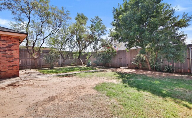 Building Photo - 2117 99th St