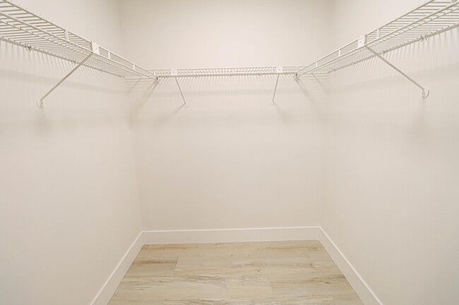 Building Photo - 4007 N Cypress Dr