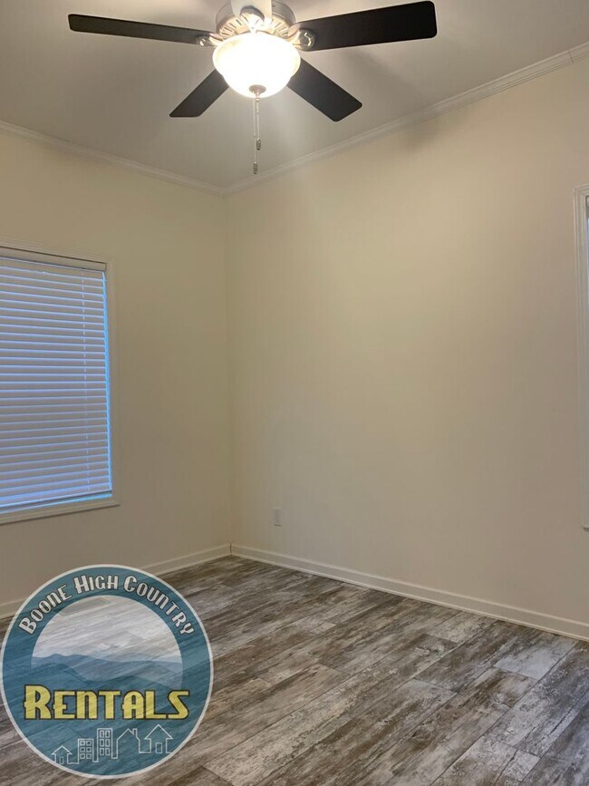 Building Photo - Modern Home Near New Market Center and Downtown Boone