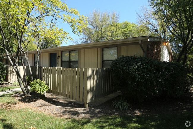 Building Photo - Clearview