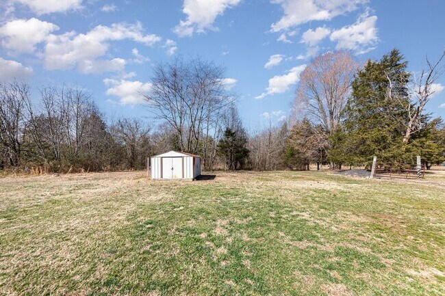 Building Photo - 8430 Courthouse Rd