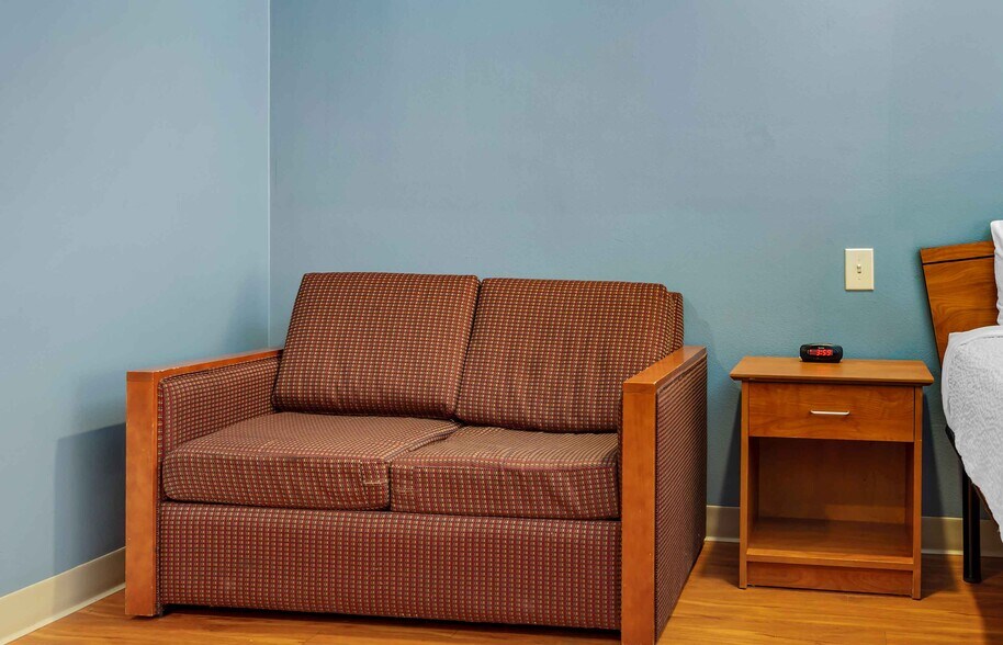 Building Photo - Furnished Studio-Fayetteville - West