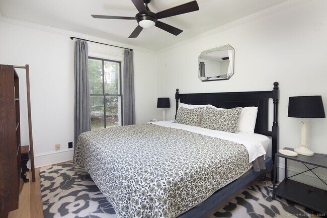 Building Photo - 16 Under Mountain Rd