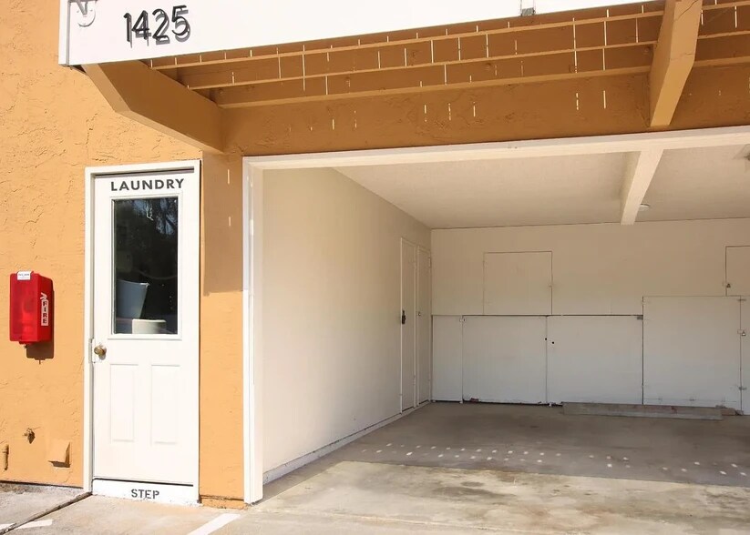 Building Photo - 1425 45th Ave