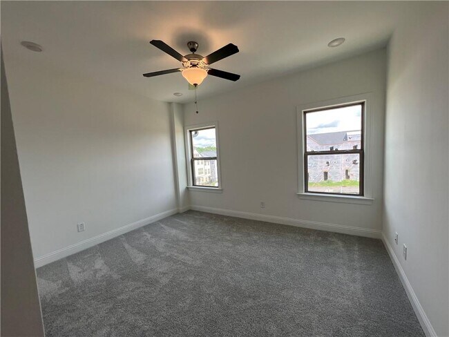 Building Photo - 2426 Figaro Dr