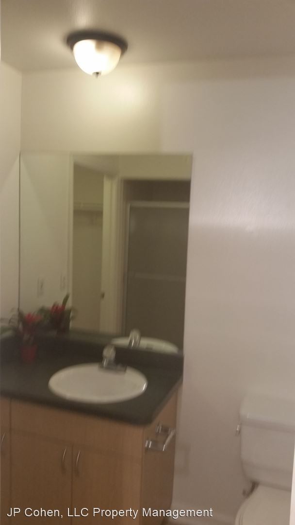 Building Photo - 3030 Waverly Dr