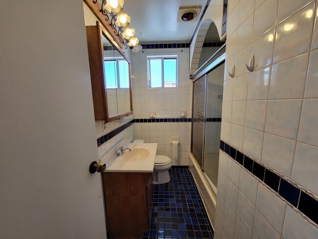 Building Photo - 738 San Simeon St