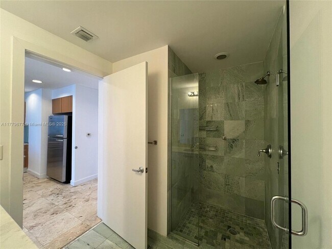 Building Photo - 1050 Brickell Ave