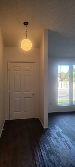 Front door view - 1215 S 43rd Ave