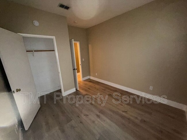 Building Photo - 3424 Babson Dr