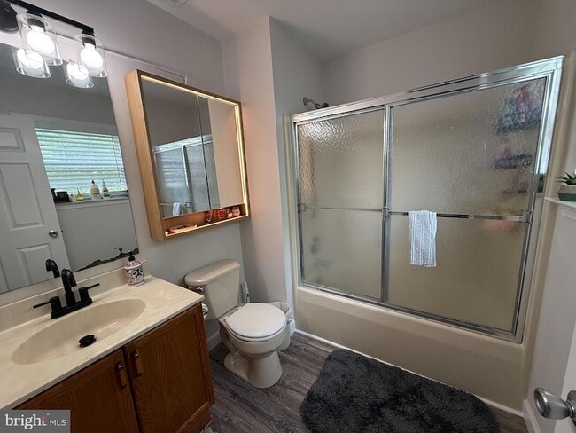 Building Photo - 305 Crosswinds Dr