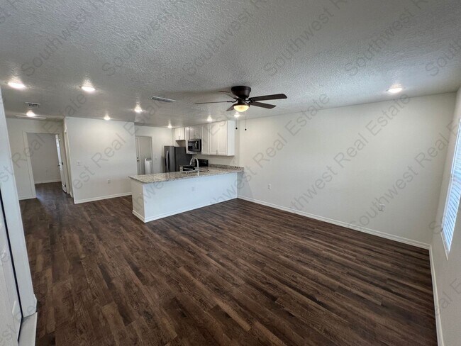 Building Photo - 2129 Bobwhite Ct