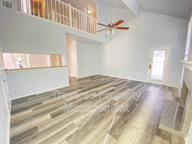 Building Photo - 4150 Briar Hill Dr