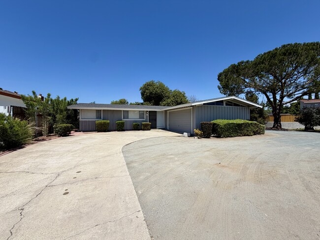Building Photo - 6478 Montezuma Rd