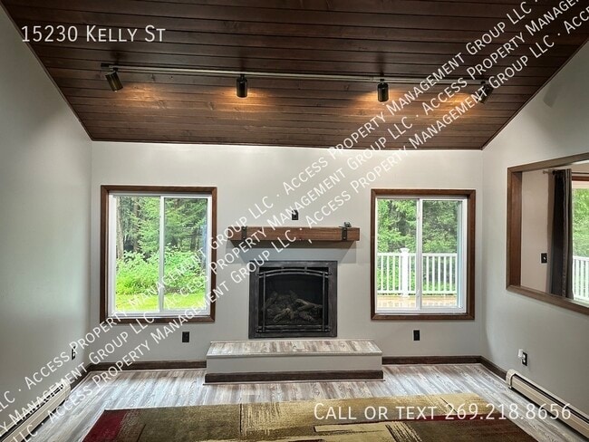 Building Photo - 15230 Kelly St