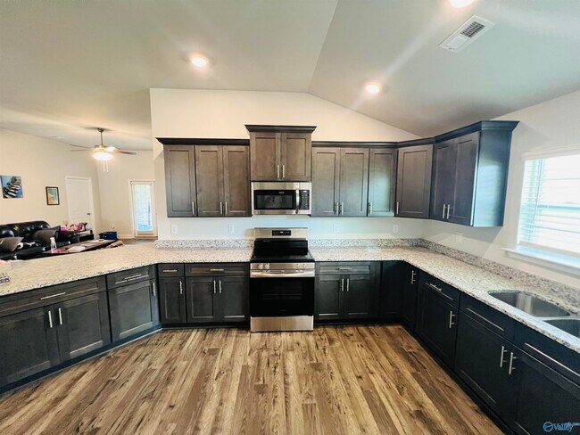 Building Photo - 208 Gwinnett Dr