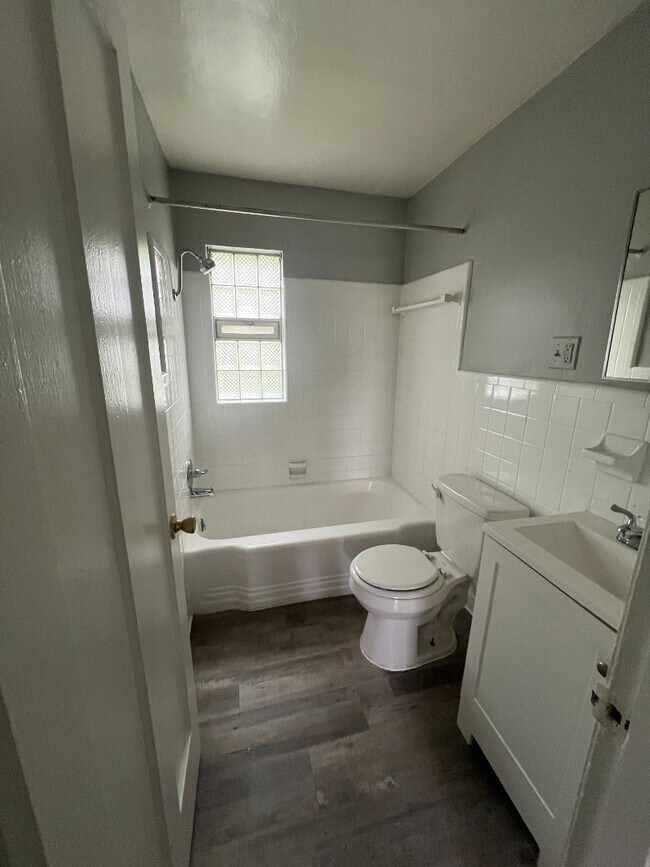 Building Photo - Spacious, Newly Updated 1-Bed Near UC & Downtown — Off-Street Parking, Radiant Heat