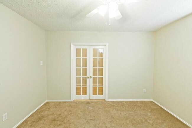Building Photo - 1118 Water Oak Way