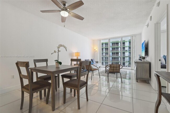 Building Photo - 1750 N Bayshore Dr