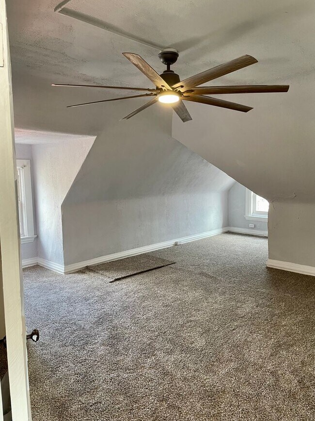 Building Photo - 1565 Chase Ave