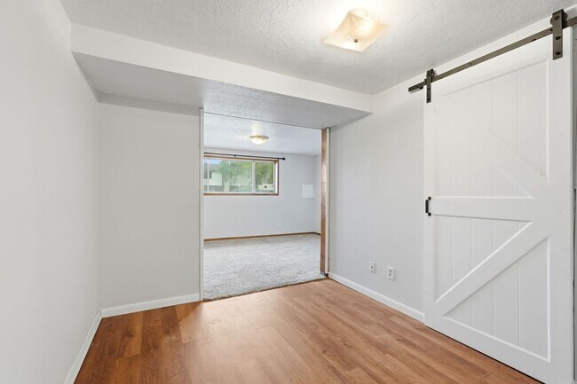 Building Photo - 666 W 725 N