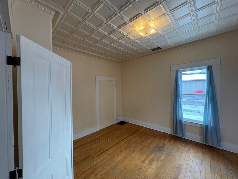 Building Photo - 165 Church St