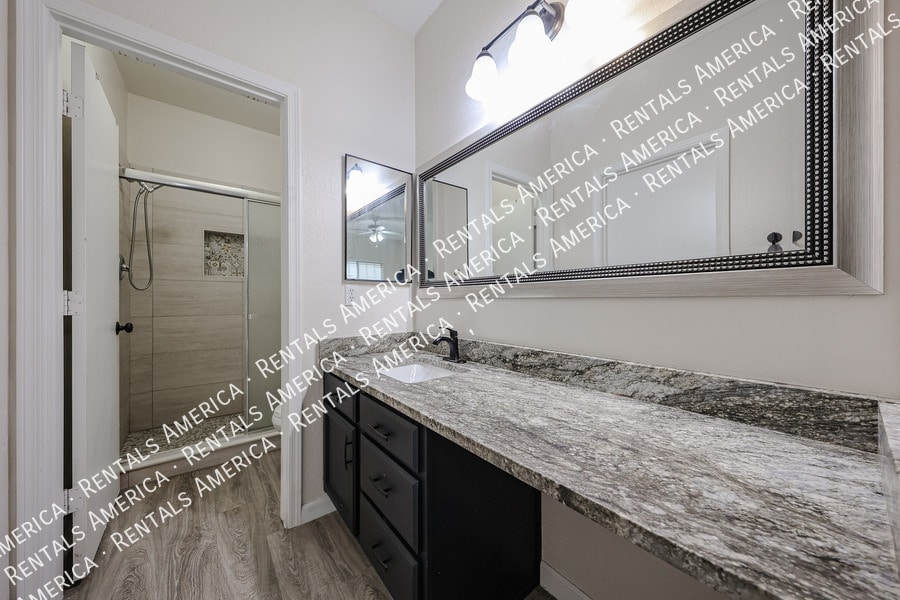 Building Photo - 2831 E Southern Ave