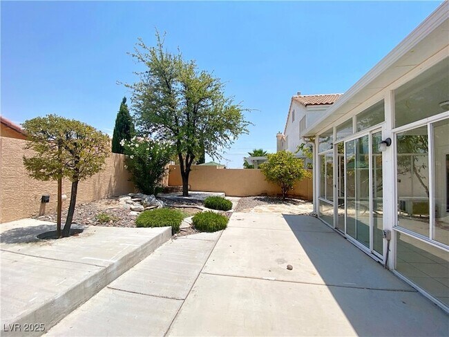 Building Photo - 8316 Cove Landing Ave