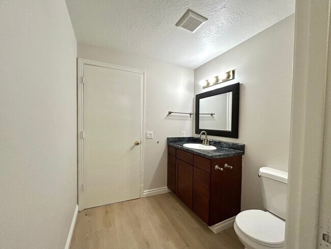 Building Photo - Large 4 Bed, 2.5 Bath House! Landscaping Included!