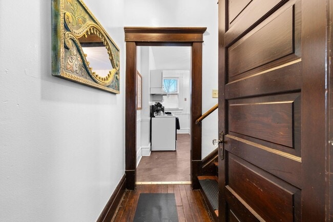 Building Photo - 726 Kerr St