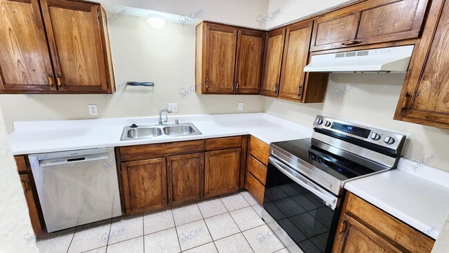 Building Photo - 7761 Sable Ln