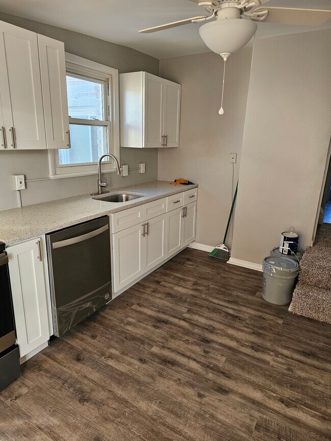Building Photo - 1348 Cypress Ave