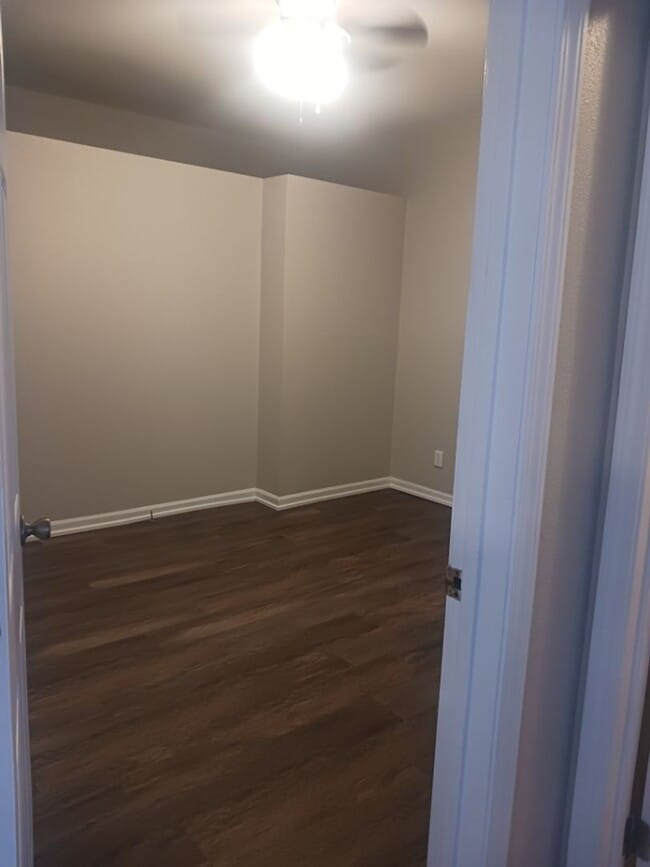 Building Photo - 3 bedroom, 2 bath with office in Frederick...