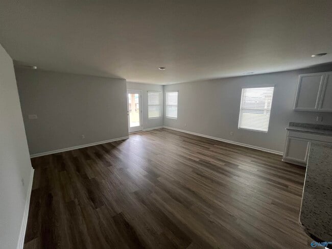 Building Photo - 417 Jackson Pt Cir