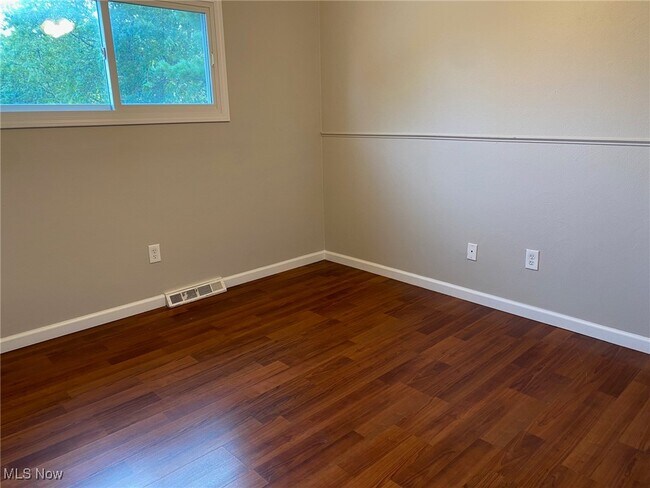 Building Photo - 2581 Shakespeare Ln