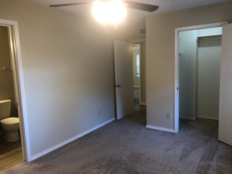 Building Photo - 1205 Fairfield St