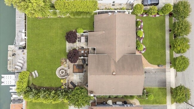 Building Photo - 131 Bayside Dr