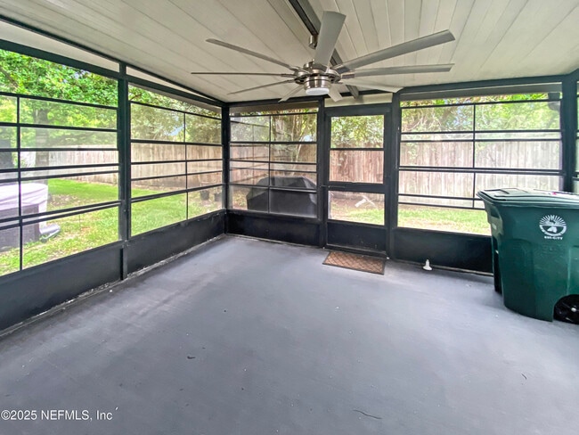 Building Photo - 10879 Cabbage Pond Ct