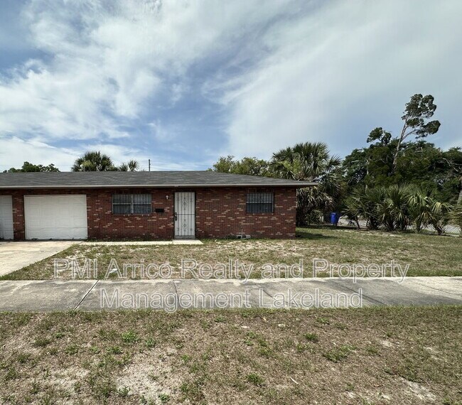 Primary Photo - 303 W Myrtle St