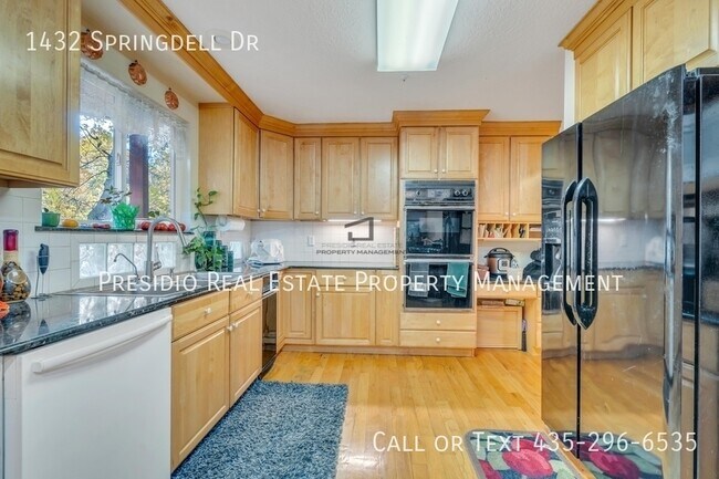 Building Photo - 1432 Spring Dell Dr