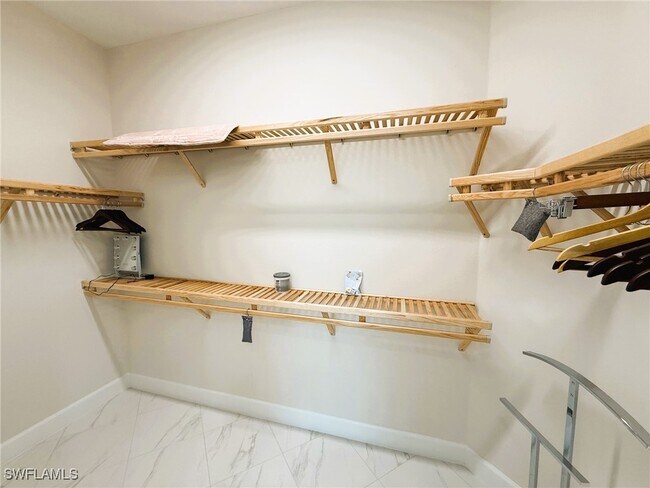 Building Photo - 6435 Negril Isle Dr