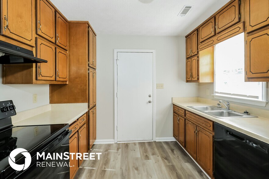 Building Photo - 335 Cornwallis Way
