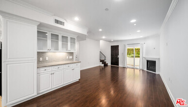 Building Photo - 1529 S Beverly Dr