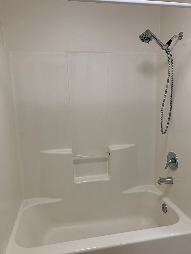 Building Photo - 3 Bdrm, 1 & 1/2 Ba | Muldoon & E 36th Ave area | ASK ABOUT HOLIDAY MOVE IN SPECIAL!!