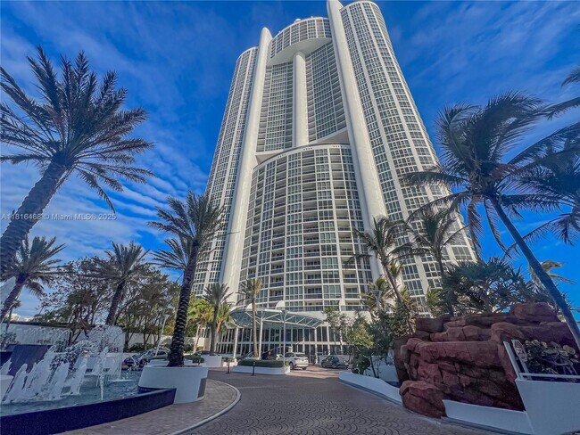Building Photo - 18201 Collins Ave