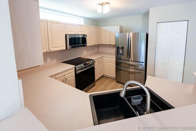 Building Photo - 8956 NW 38th Dr