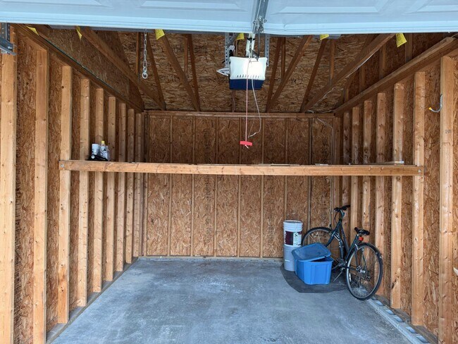 Building Photo - 1401 Millbrook Trail