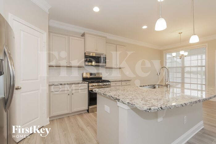 Building Photo - 107 E Americana Dr