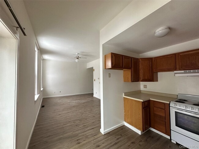 Building Photo - 165 Ulster Ave