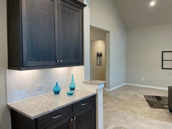 Building Photo - 8426 Bay Orchard Dr